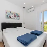 Appartement Sani *