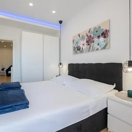 Sani Apartment *